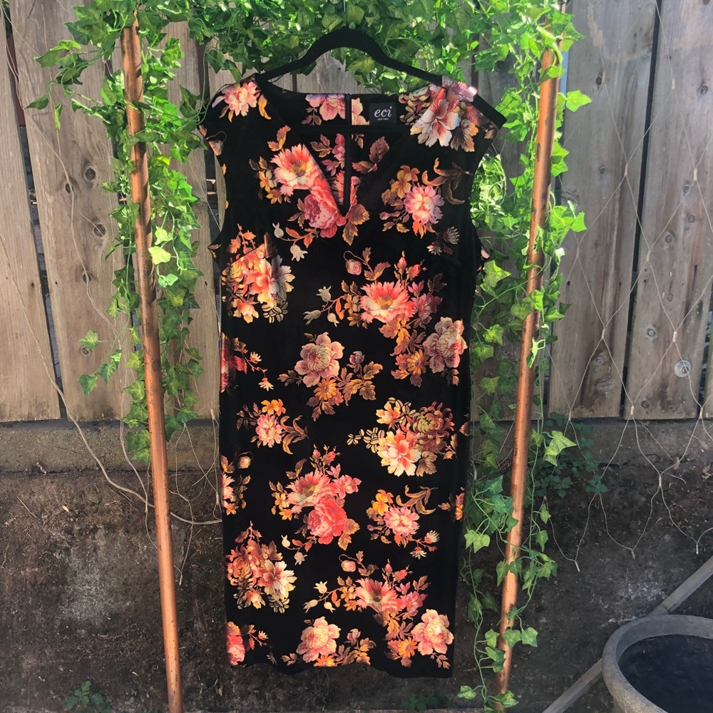 Graphic velvet dress